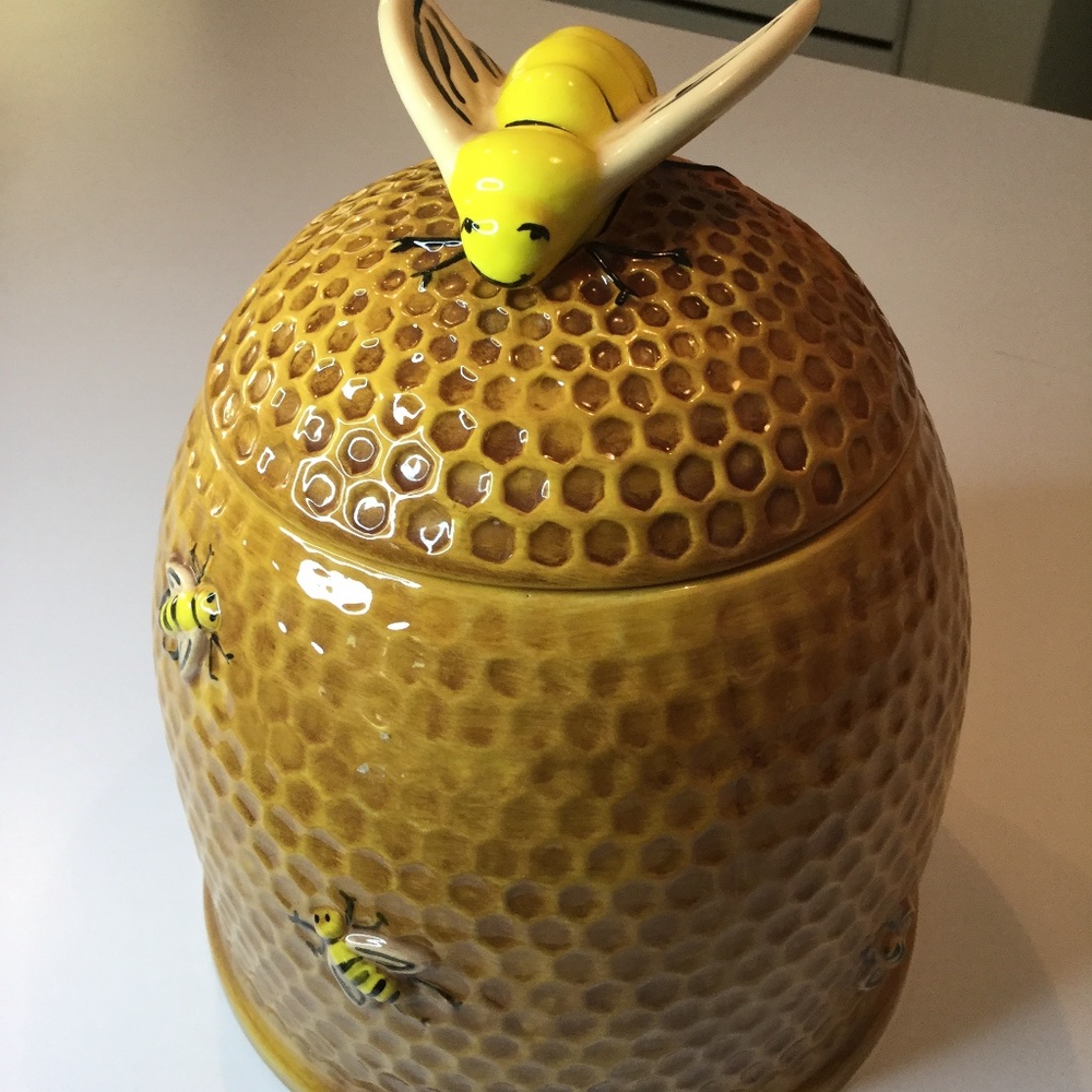 Vintage Bee Hive Cookie Jar 🐝
